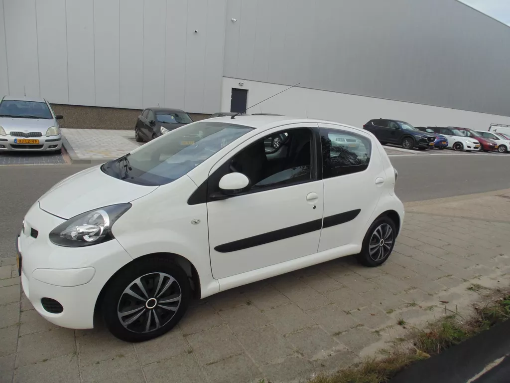Toyota Aygo 1.0-12V Comfort Navigator AUTOMAAT MET AIRCI NAVI 2012