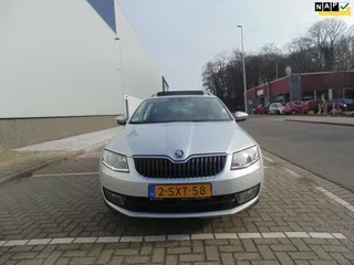Skoda Octavia Combi 1.4 TSI Greentech Elegance Businessline NAVI PANO DAK