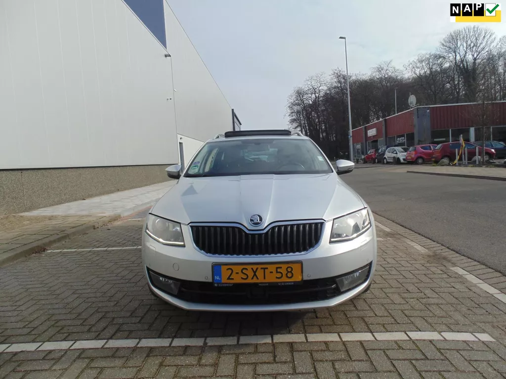 Skoda Octavia Combi 1.4 TSI Greentech Elegance Businessline NAVI PANO DAK