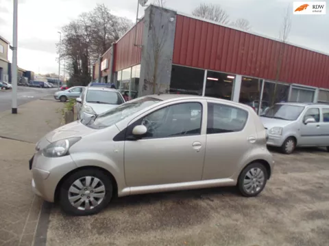 Toyota Aygo 1.0-12V + MET AIRCO LEDER APK 02-2027