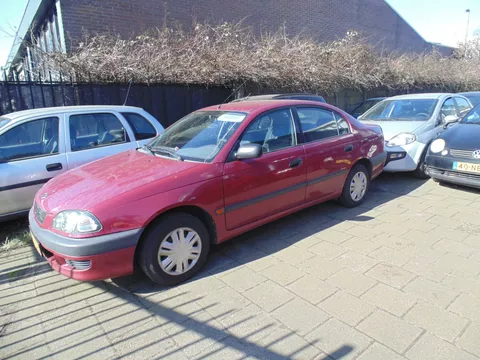 Toyota Avensis 1.6 Terra E sedan M 2000