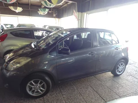 Toyota Yaris 1.0 VVTi + MET AIRCO 5 DEURS trekhaak apk 04-2027