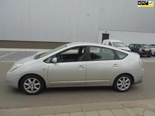 Toyota Prius 1.5 VVT-i Tech Edition NAVI CAMER