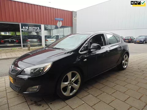 Opel Astra 1.6 Sport met airco navi 2010