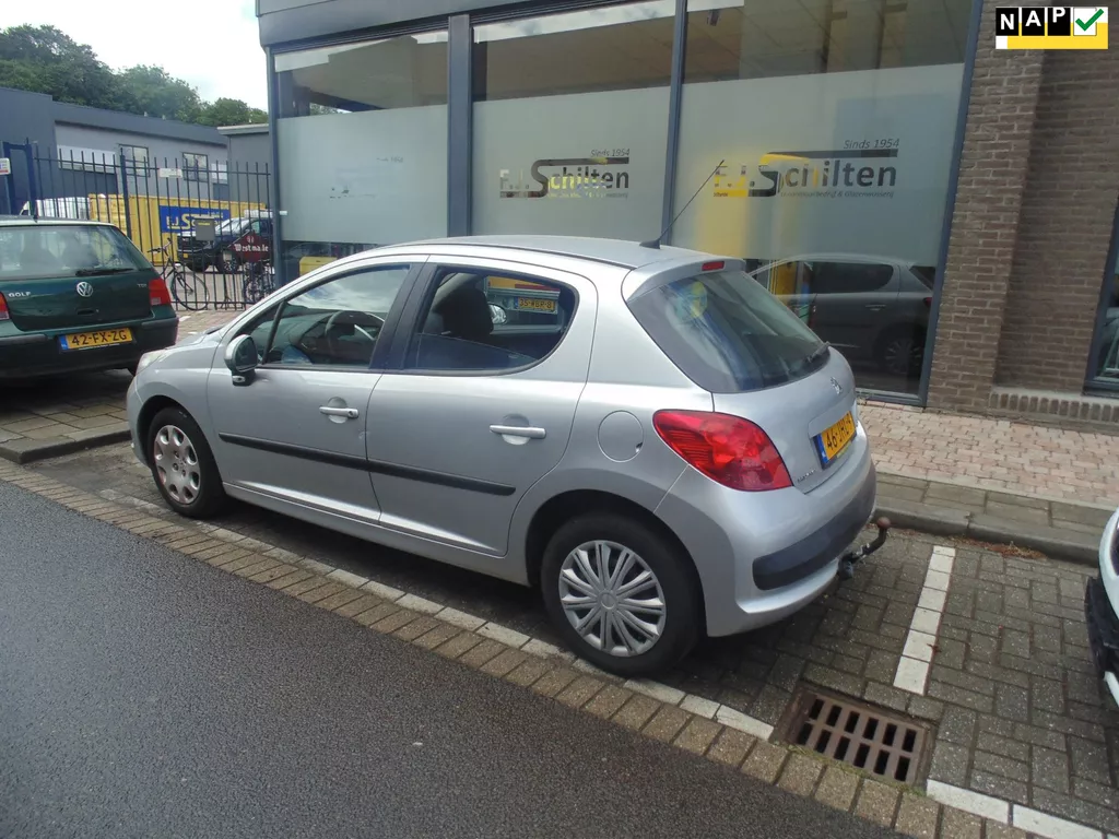 Peugeot 207 1.4 VTi Sublime 5 DEURS 2009 MET AIRCO APK 08-2027