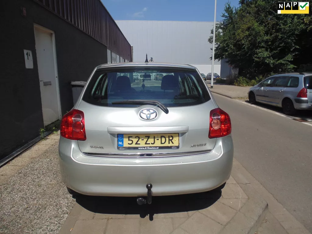 Toyota Auris 1.6-16V Sol Business met NAVI AIRCO TERKHAAK rijdt 100% goed voor scahde