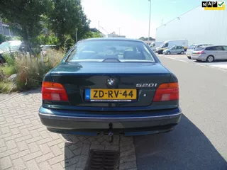 BMW 5-serie 520i Executive sedan AUTOMAAT MET AIRCO TREKHAAK KM 194000