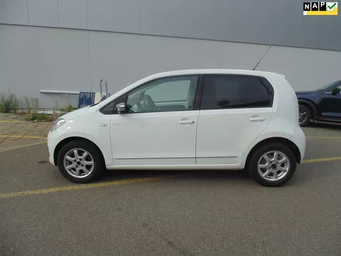 Volkswagen Up! 1.0 move up! BlueMotion met navi airco 12-2012