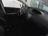 Toyota Yaris 1.3 VVTi Aspiration MET AIRCO TREKHAAK Foto