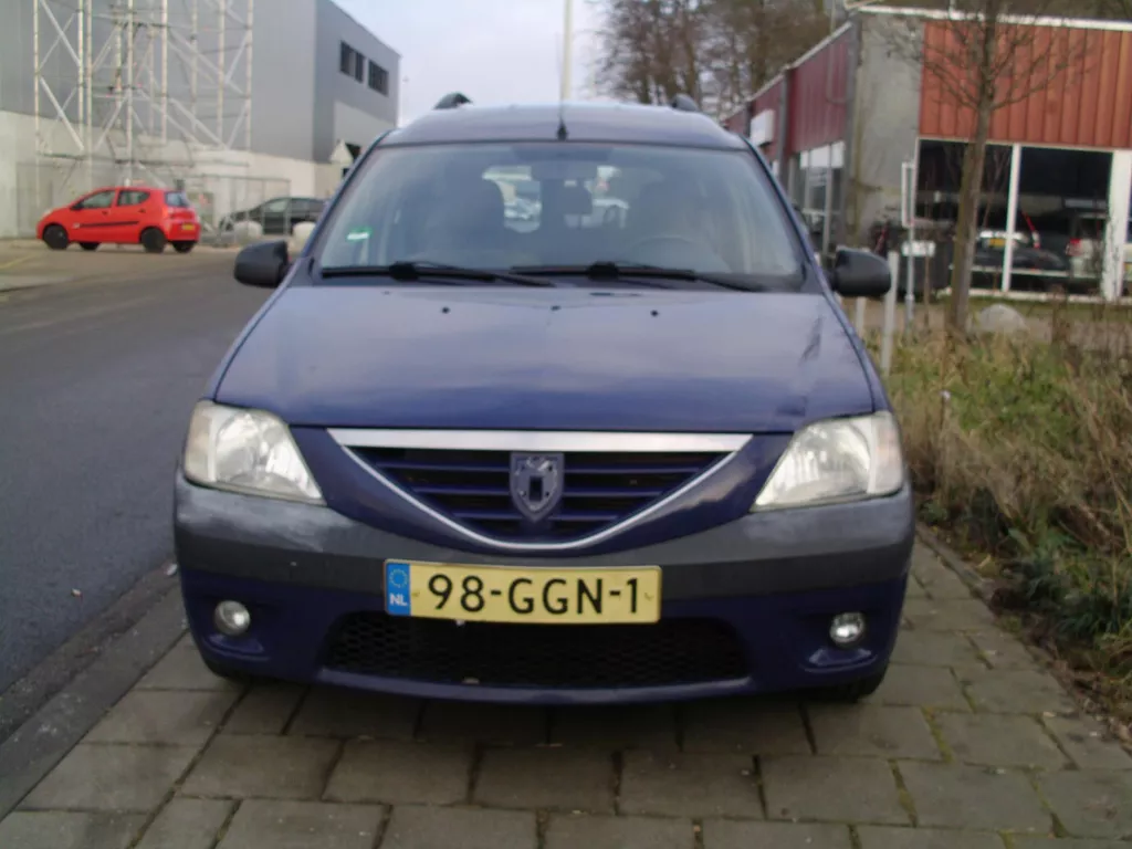 Dacia Logan MCV 1.6-16V Laur&eacute;ate 7p. MET AIRCO