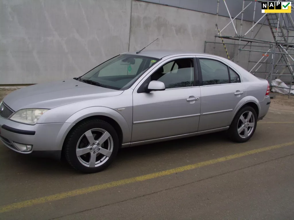Ford Mondeo 2.0-16V Ghia Executive NAVI AIRCO TOP AUTO
