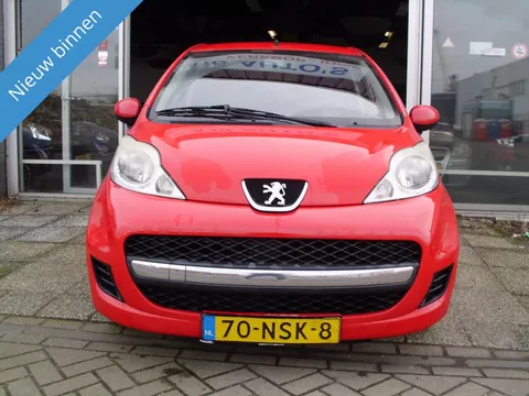 Peugeot PEUGEOT 107 1.0 model 2011