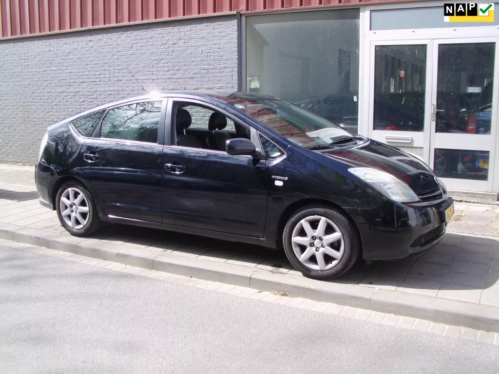 Toyota Prius 1.5 VVT-i Business Edition NAVI LEDER