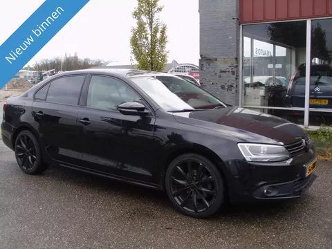 Volkswagen JETTA 1.2   MET NAVI AIRCO SEDAN  2012