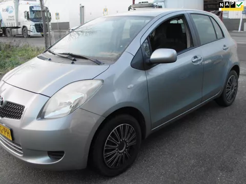 Toyota Yaris 1.3 VVTi Sol MET AIRCO