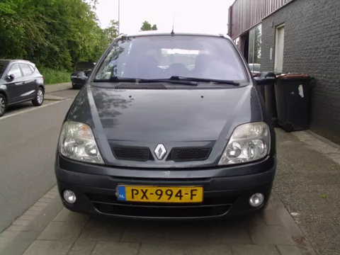 Renault M&eacute;gane 1.6-16V Dynamique AUTOMAAT