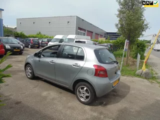 Toyota Yaris 1.3 VVTi Sol MET AIRCO