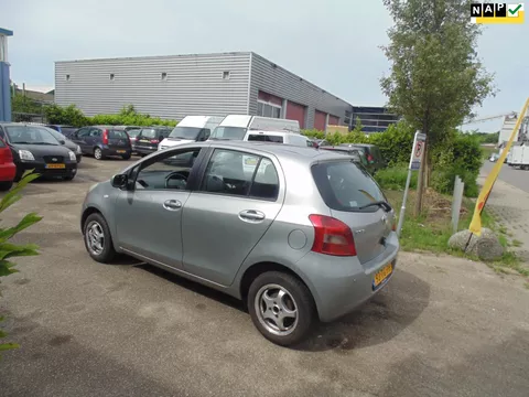 Toyota Yaris 1.3 VVTi Sol MET AIRCO